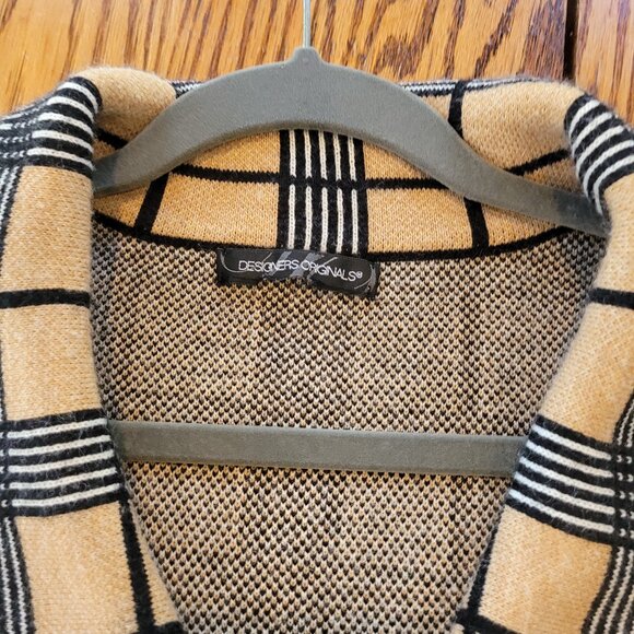 Design Originals Sweater- No SizeTag but think 3x. - Picture 2 of 7